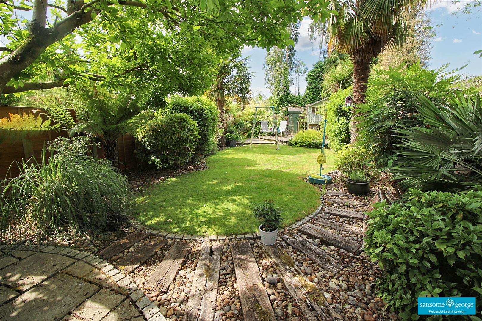4 bed property in Holybrook Crescent, Reading